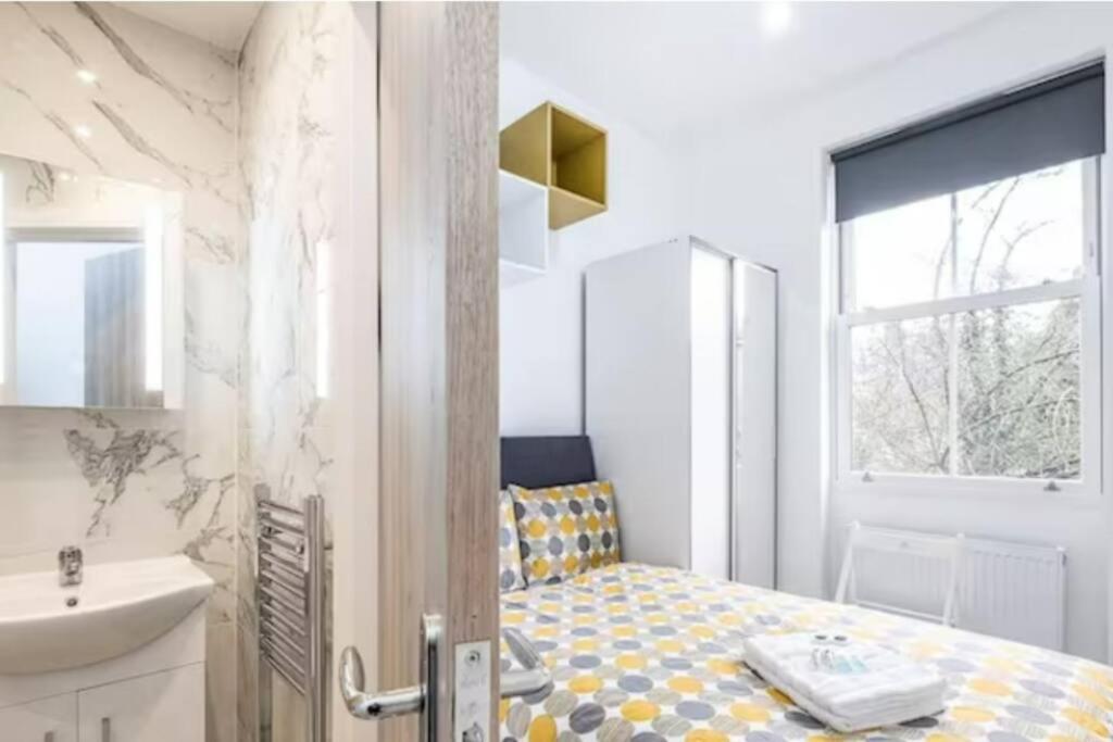 Great Location Service And Stay Double Ensuite Room With Shared Kitchen- 5Mins Walk From Tufnell Park ロンドン エクステリア 写真