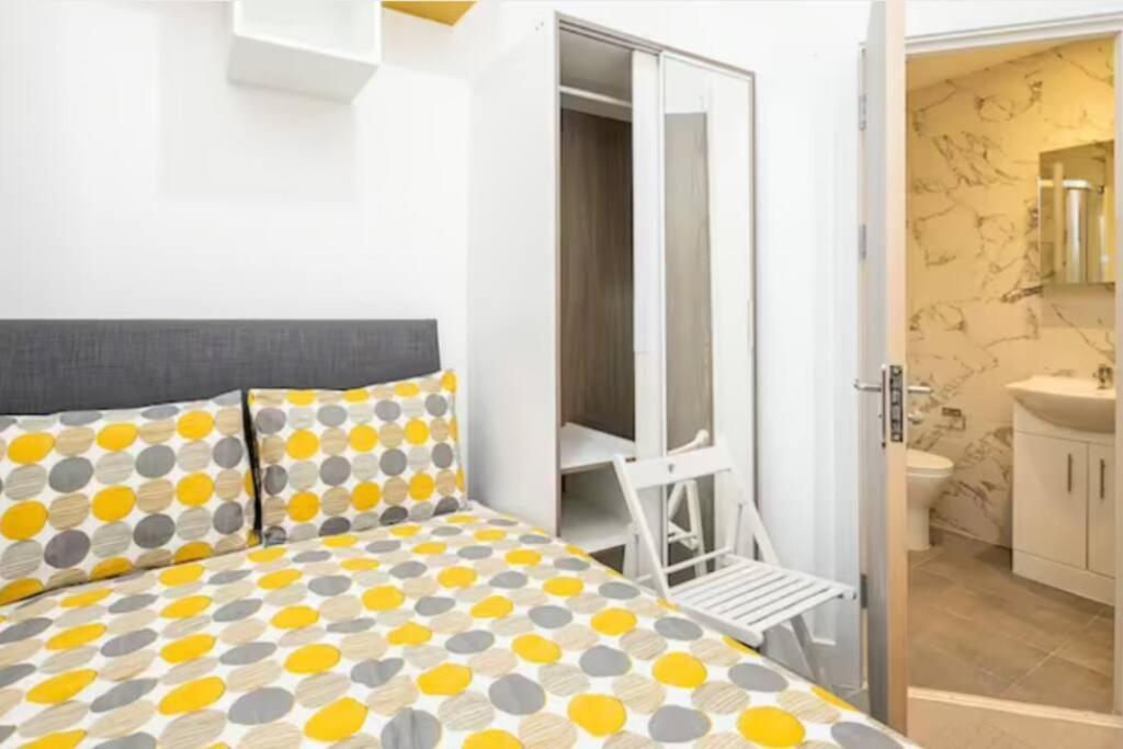 Great Location Service And Stay Double Ensuite Room With Shared Kitchen- 5Mins Walk From Tufnell Park ロンドン エクステリア 写真